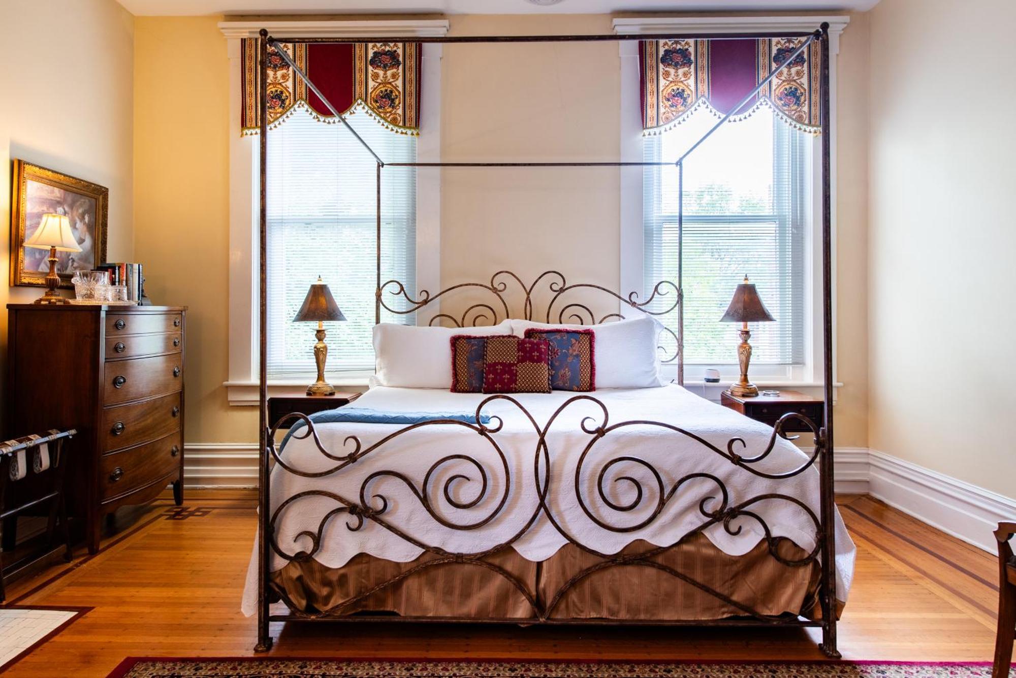 Dupont Mansion Bed & Breakfast Louisville Bilik gambar