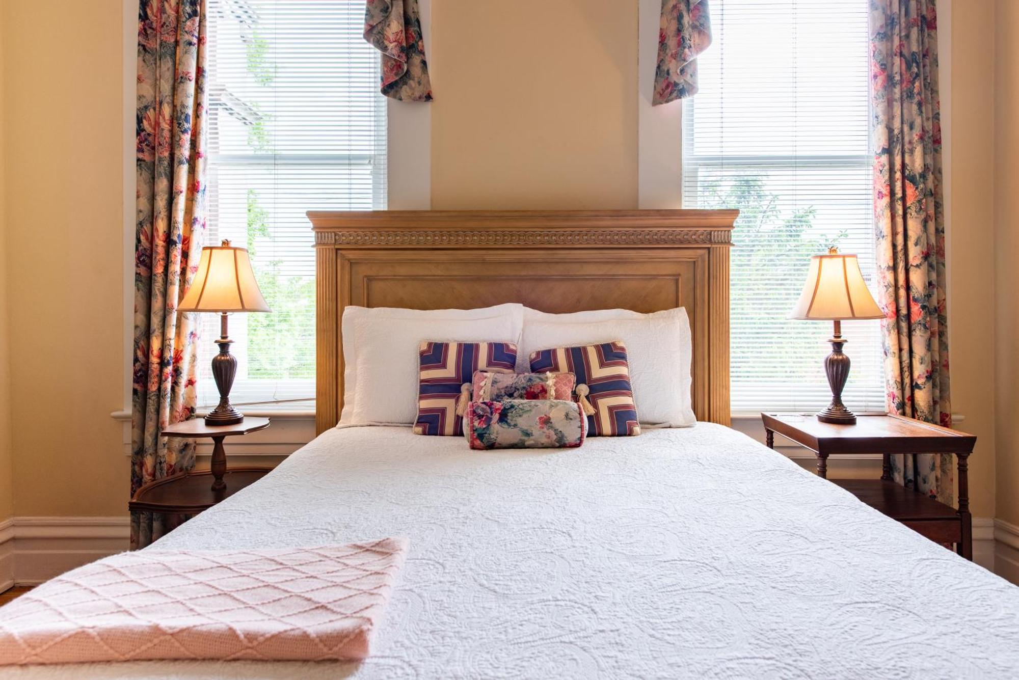 Dupont Mansion Bed & Breakfast Louisville Bilik gambar
