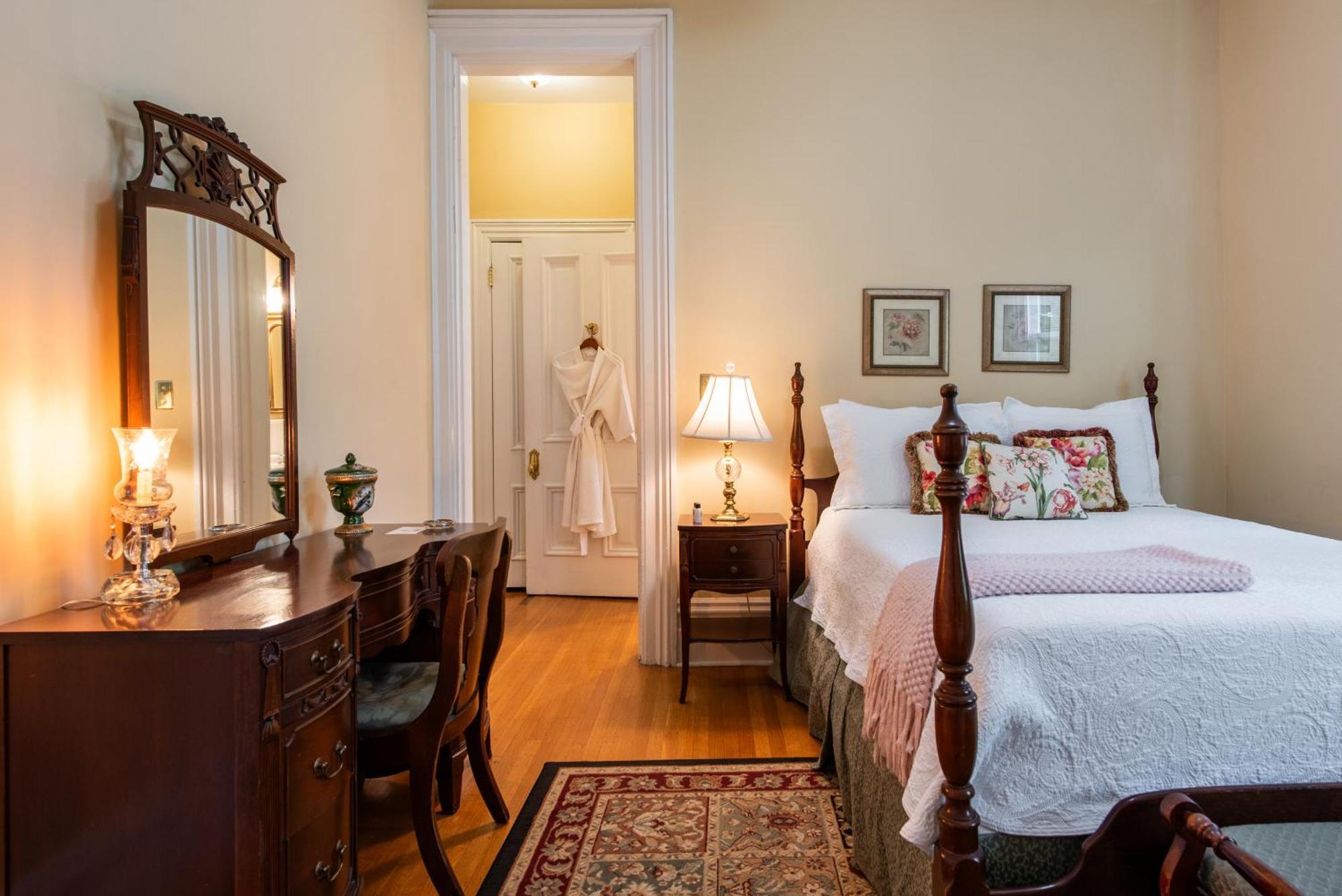Dupont Mansion Bed & Breakfast Louisville Bilik gambar